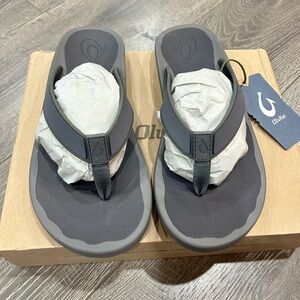 OluKai Men's Koko'o Pavement / Pavement flip flops size 9